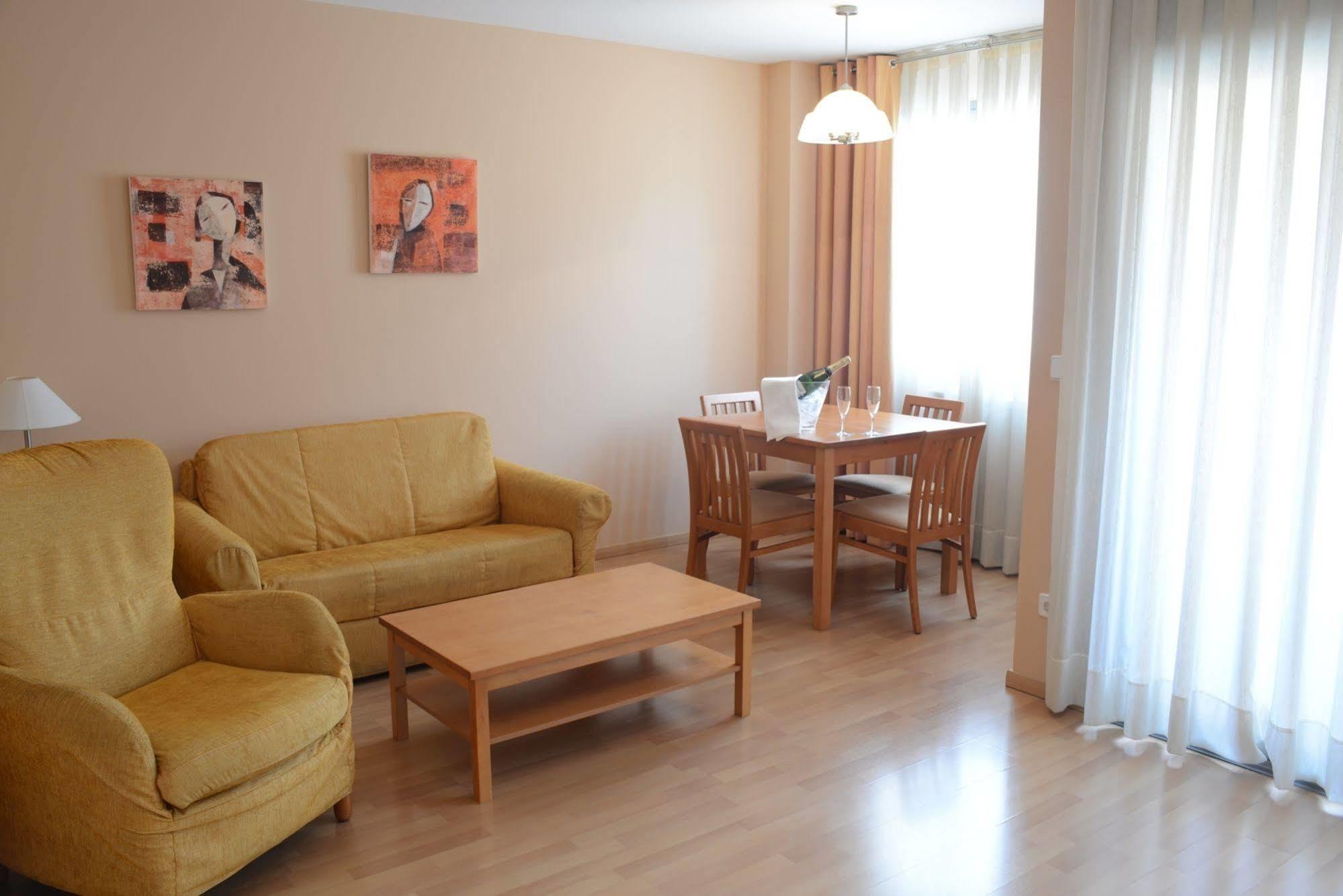 Aparthotel Sercotel Huesca Eksteriør billede